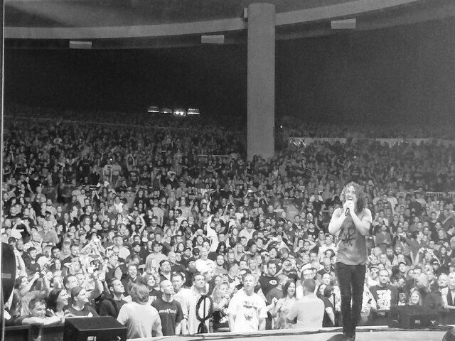 looknCAfeelnMN's tweet photo. @metalfabgirl@soundgarden@chriscornell 19MAR90,17JAN13, 04AUG14find me in the crowd! http://t.co/umQgB09m0o