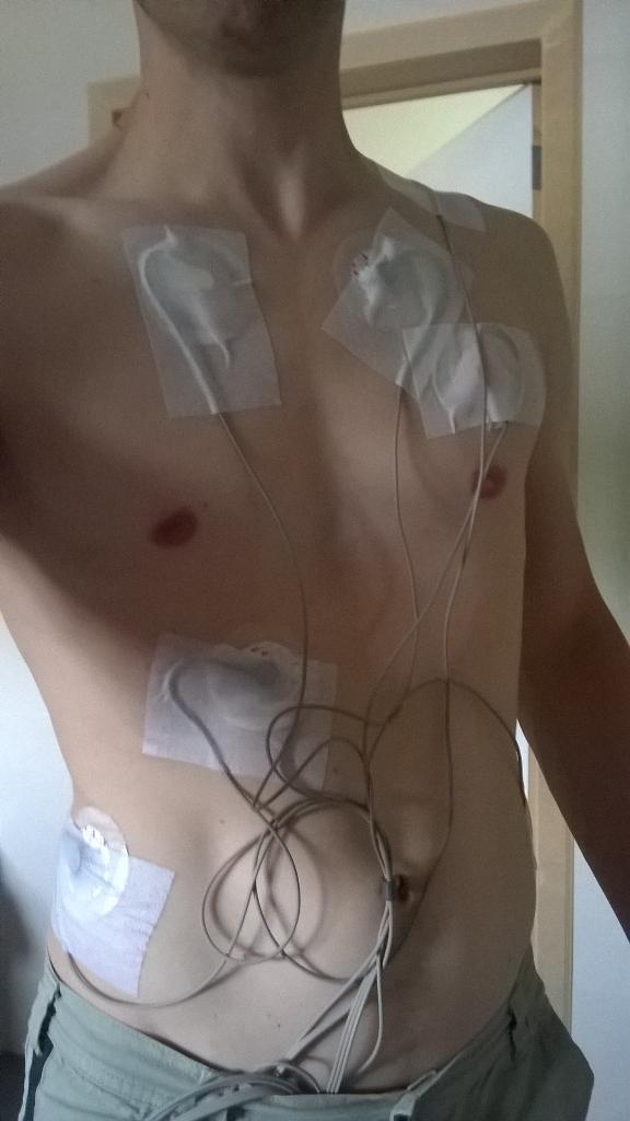 TomNuyts2's tweet photo. Neenee, geen dopingcontrole, maar hartcontrole. Curieus naar den uitslag. http://t.co/kxWbexrFpu