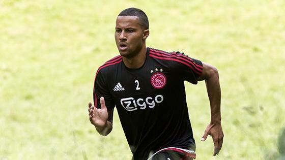 Indo_Ajax's tweet photo. Latihan perdana @AFCAjax untuk persiapan musim 2015/2016 http://t.co/xYBG0VJLeh