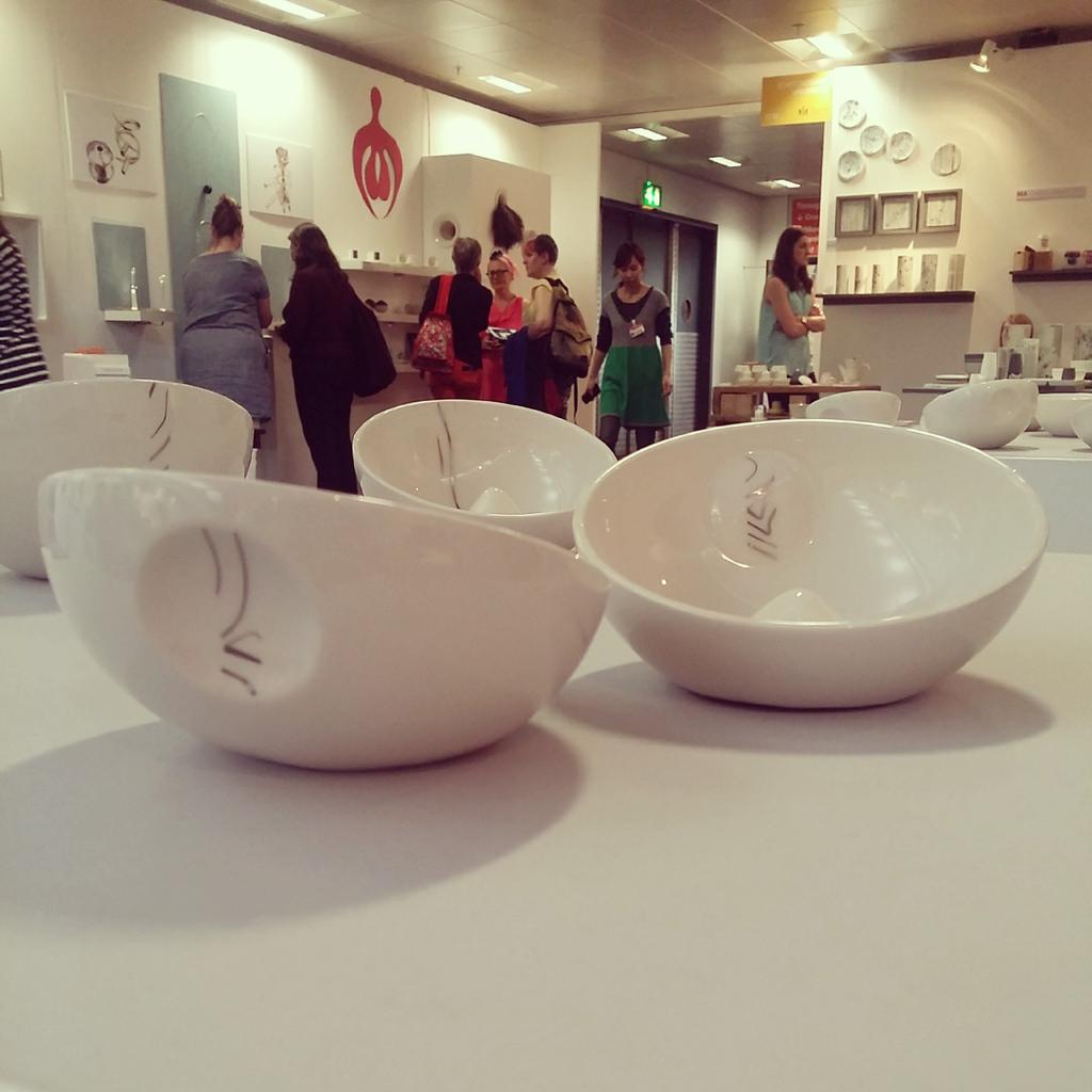 holliewceramics's tweet photo. @NewDesigners #newdesigners #ND15 #ND30yrs #JC31 #ceramics #ceramictableware #design #designermaker http://t.co/o9oFUSyztk