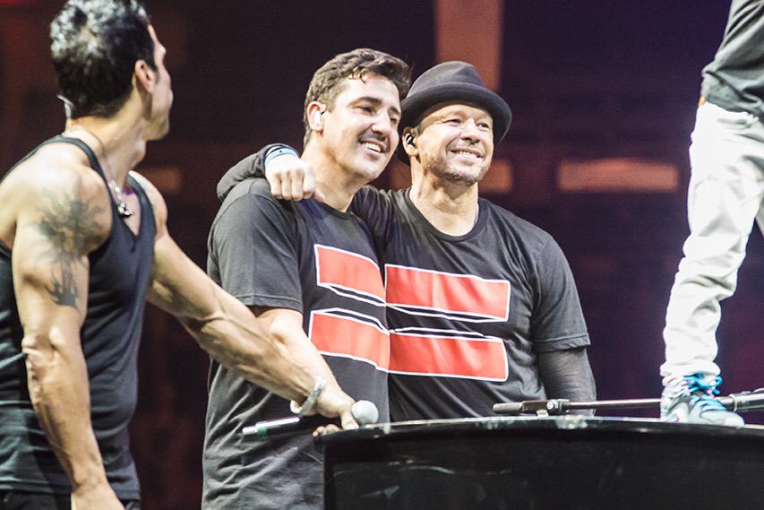 DonnieWahlberg's tweet photo. I'm already happily married, and now I'm happy that my brother @jonathanrknight can get married in this country too! http://t.co/tn6AamMcsy