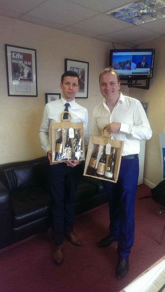 JenHigginsNI's tweet photo. @TheSundayLife @PaulFergusonSL enjoy your exclusive #SuperValuNI #CentraNI &amp; @PokerTreeBrew have a good wkend! http://t.co/AcBtWOfube