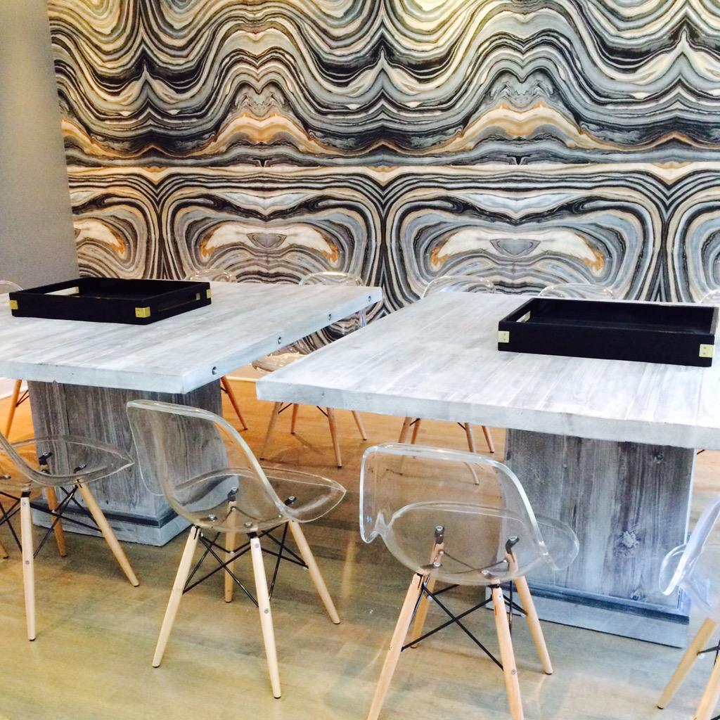 StylistaHome's tweet image. #RobertCrowder #wallpaperdesign #diningroom