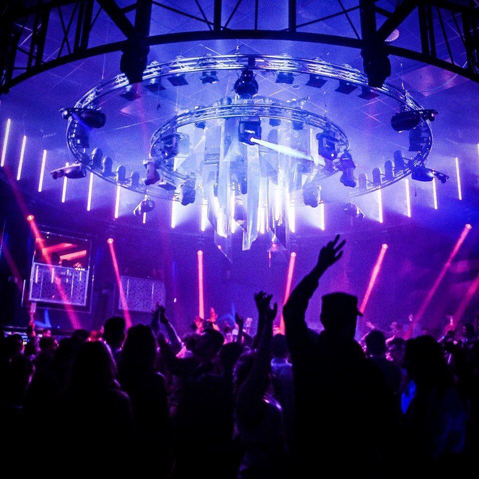 pryzmcardiff's tweet photo. COMP TIME! 

🎈VIP Booth
🍸Btl of Vodka

RETWEET to win tonight!

#pryzm #superclub #cardiff #friday #giveaway #VIP http://t.co/iey2af2yG2
