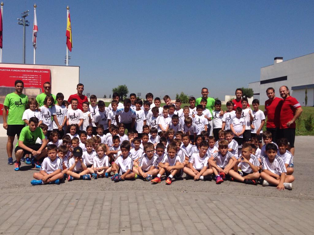 Albertobueno15's tweet photo. Hoy hemos recibido la visita de los chicos del @CampusNachoMar 😃 Hemos pasado un gran rato compartiendo experiencias! http://t.co/7R6qQTgQeU