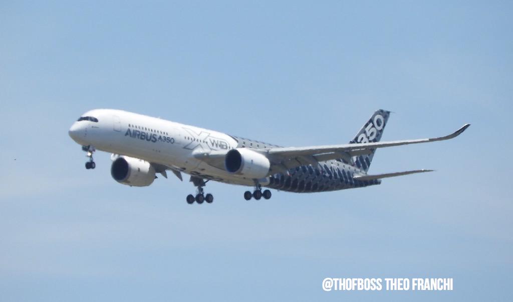 THOFBOSS's tweet photo. A350XWB #FWWCF is back in Toulouse after Touch and goes in Châteauroux @Airbus #avgeek #AllThingsAirbus http://t.co/od9dCKnfTq