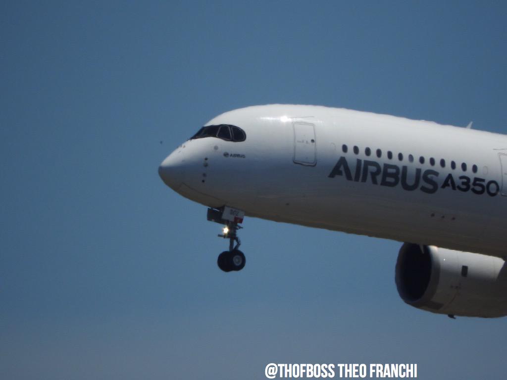 THOFBOSS's tweet photo. A350XWB #FWWCF is back in Toulouse after Touch and goes in Châteauroux @Airbus #avgeek #AllThingsAirbus http://t.co/od9dCKnfTq