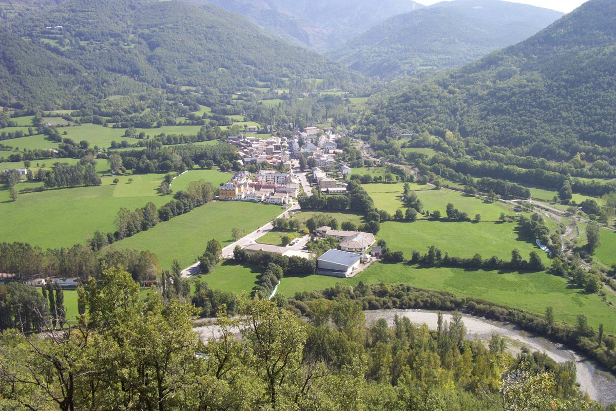 aragoncultura's tweet photo. Blesa, Caspe, Alcorisa, Used, Barbastro, Aliaga o Castejón de Sos (foto)... Un #PaseoPorAragón en @aragonfinde http://t.co/DCiX74YX7i