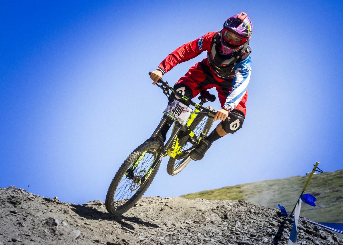TrickonSports's tweet photo. 100 fotones de descenso en @websierranevada 

http://t.co/4YcrBUTvLz

#mtb #trickonNews http://t.co/nOc7vNyTgR