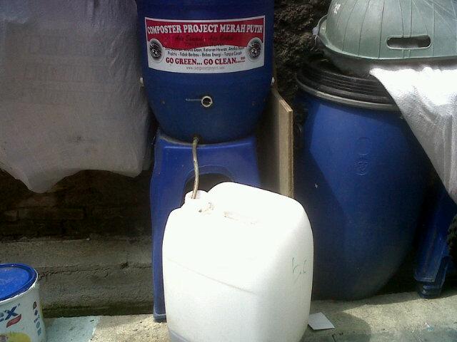 Edisi Panen pupuk cair organik sebagai solusi pengolahan sampah dg hasil poc yg banyak bermanfaat bagi tanaman