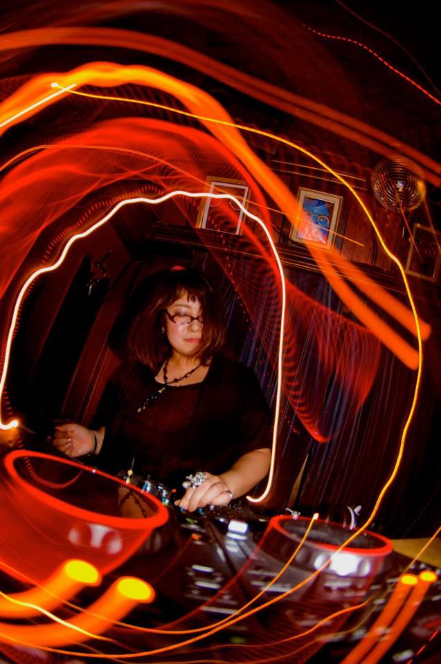 BarSuree's tweet photo. 6/26(FRI) paradiso @ suree
出演DJの紹介です！
 【Luna*(melt, SPARKLE)】 http://t.co/B4j4M9cVGU