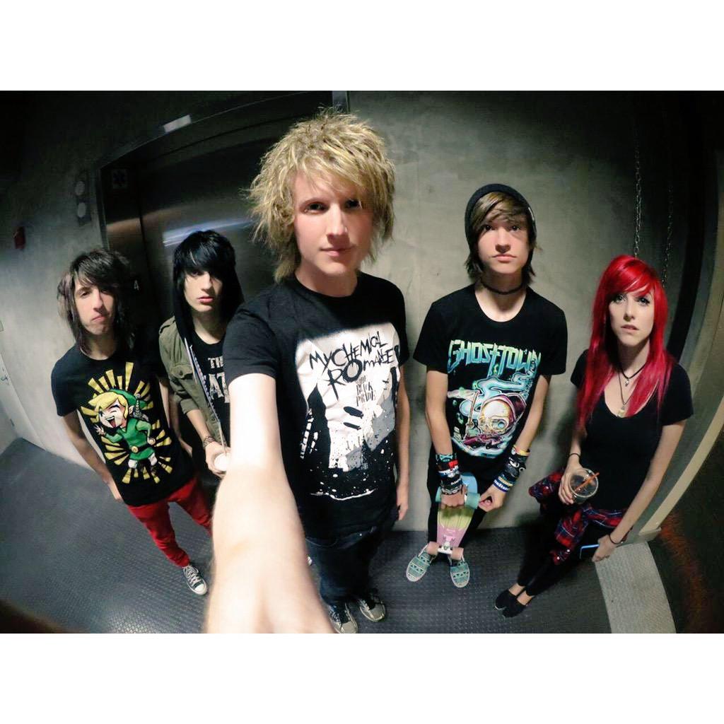 Daily_MagCon_'s tweet photo. My Digital Escape is basically life :3 @BryanStars  @AlexD0rame @JohnnieGuilbert @KyleDavidHall @JordanSweeto  ♡♡♡ http://t.co/NY4LxUUizX