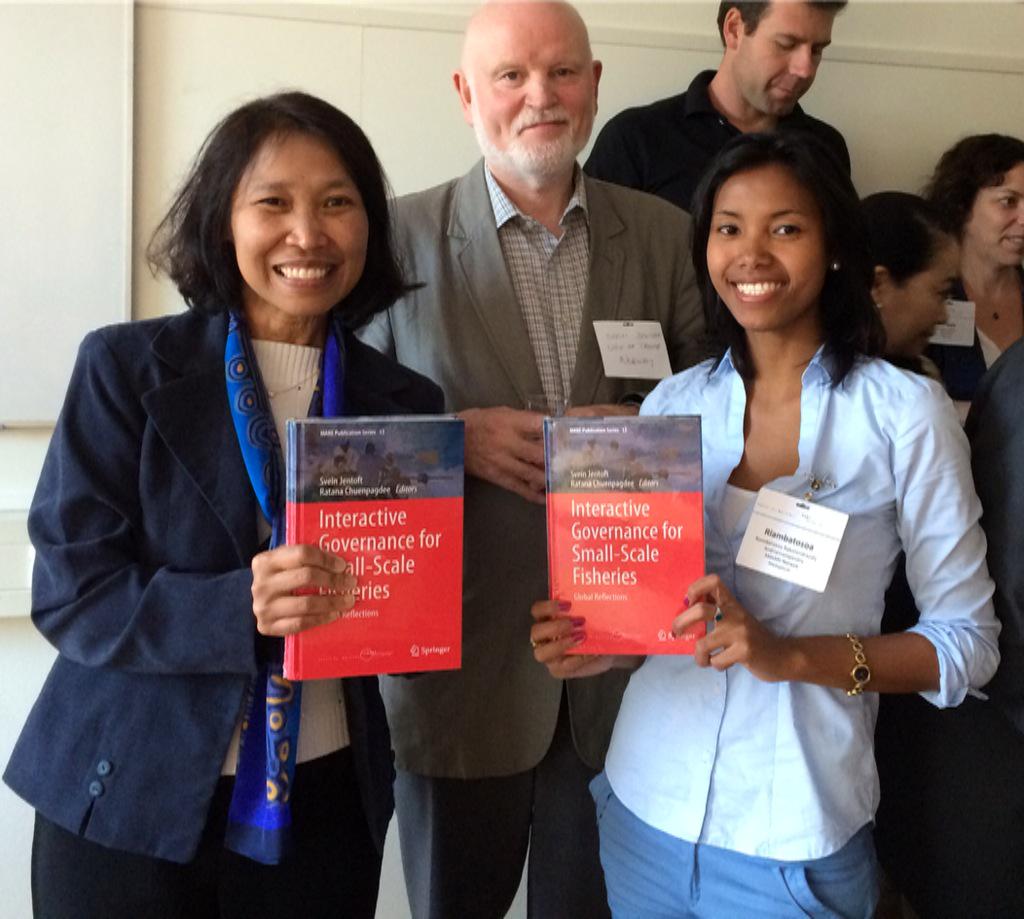 The 2 editors of the book: Interactive governance for small scale fisheries