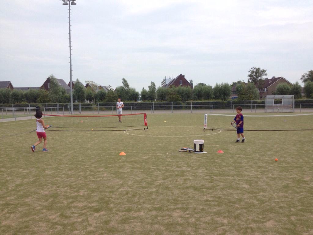 DeDriePosten's tweet photo. Ontdek je talent. Hoog bezoek.#Bolsward Heamiel http://t.co/0AfenihgHj