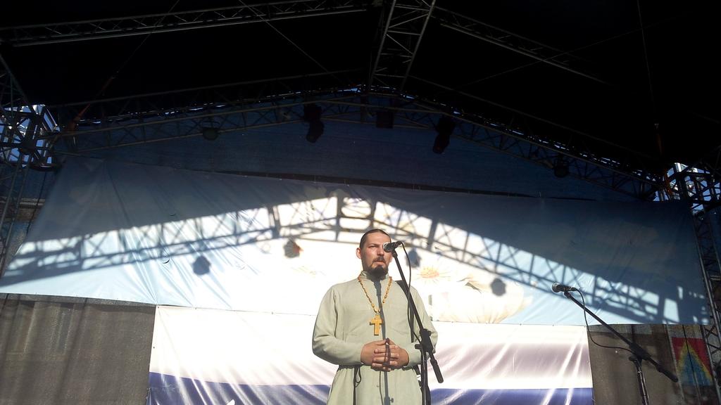 EVGENEII's tweet image. Акция нет наркотикам! На сцене специалисты администрации Лиманского района!