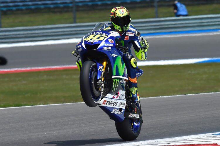 mundomotero's tweet photo. Pole de #MotoGP en #Assen para Valentino Rossi | http://t.co/oLTpxGCXNY
#VR46 http://t.co/lxkrW9MUzK