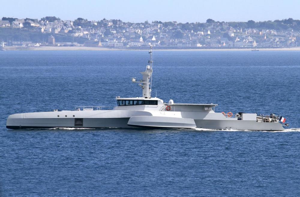 FauteuilColbert's tweet photo. #OceanEagle43 et #HSI32 (@CMN_officiel -> Mozambique) au séminaire sur SECMAR/AEM (#Brest) http://t.co/skEJWwOLaC http://t.co/BXN2yxFnfJ
