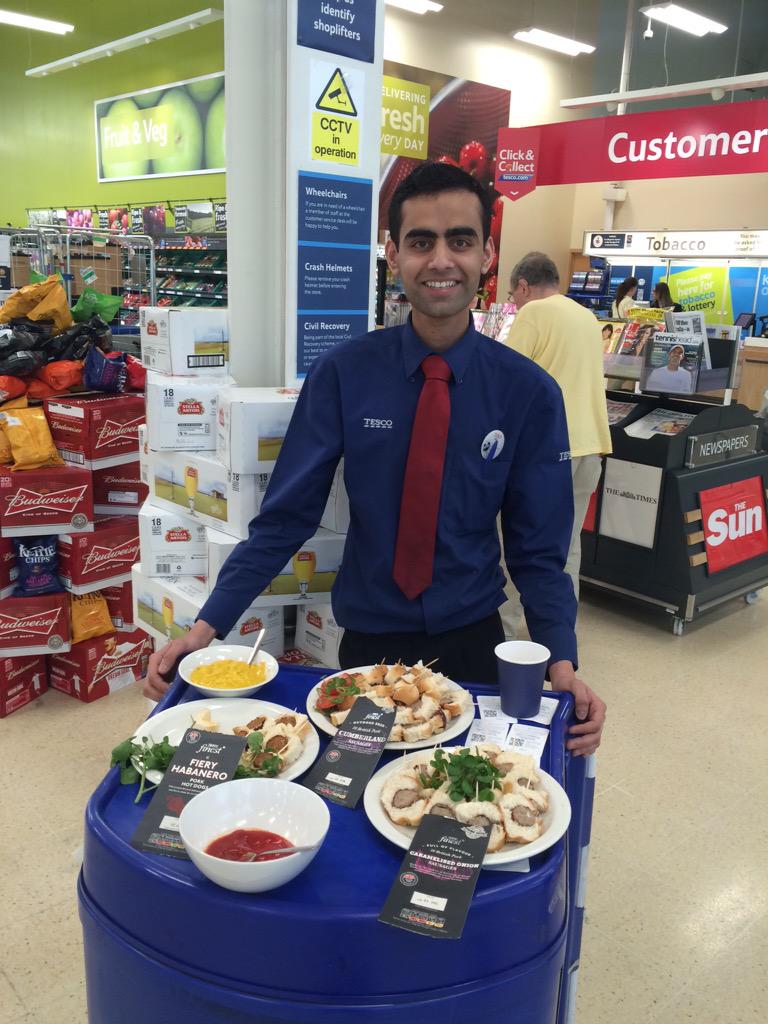 stevesam_uk's tweet photo. Well done Mo. Sampling our new finest hot dog sausages with habanero chilli @highamspark5327 @Bearface1976 http://t.co/mZYNgsxu51
