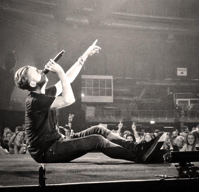 Happy bday to a great man name Ryan Tedder! He entered this world 36 yrs ago and now everyone knows him 