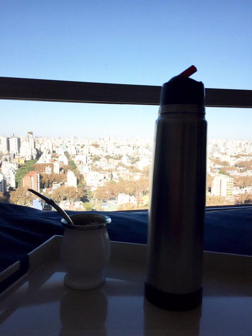 Fiel compañero de mis mañanas #buen día! #BuenViernes !! Good vibrations http://t.co/VPStmzEo89
