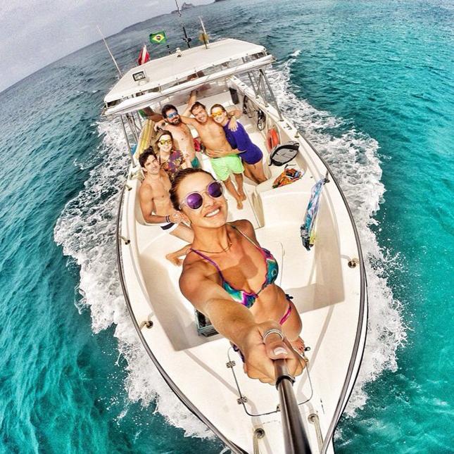 ukselfiestick's tweet photo. Order your selfie stick now and get your perfect summer selfie! http://t.co/JySK0n6j6a #SelfieStick #Selfie #Summer http://t.co/Mo6JzxLflk