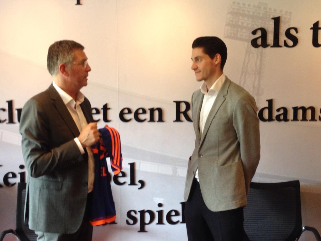Later vandaag op Feyenoord.nl het eerste interview met #Vejinovic als Feyenoorder.