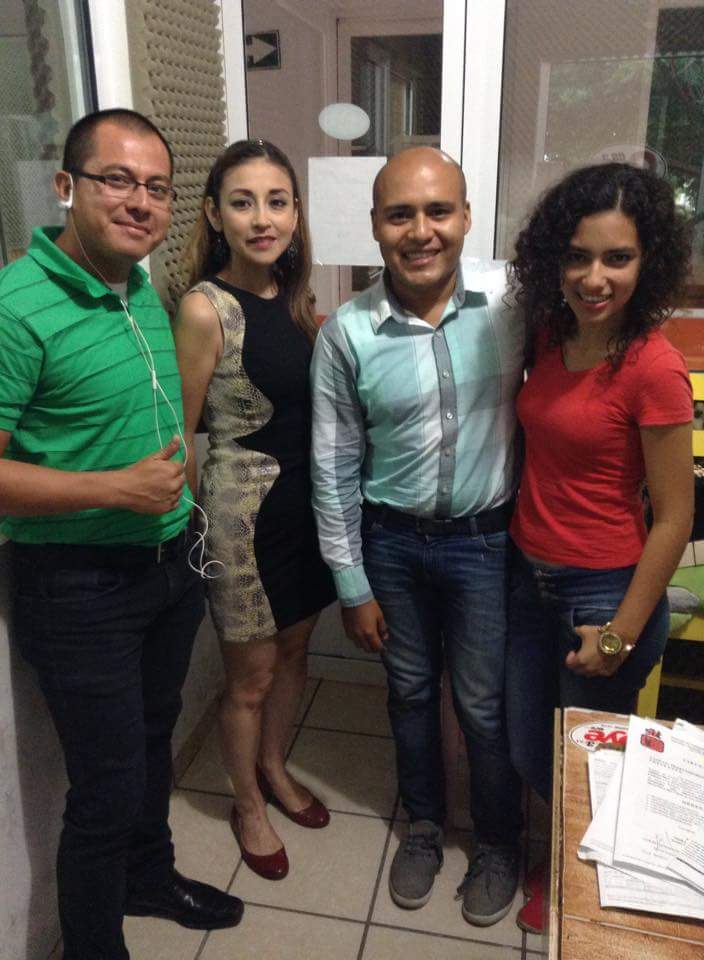 fiesstavip's tweet photo. Leo Palacios Y Claudia Ley en #FiesstaVIP http://t.co/mRDjHPpiqZ