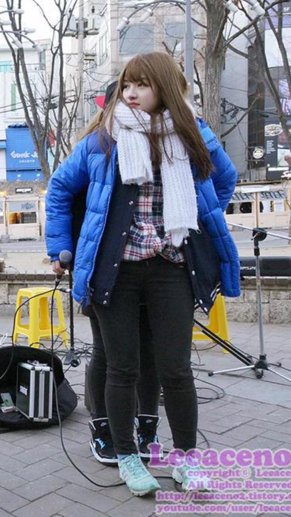 GING__CLC's tweet photo. อยู่ดูแลกันและกันอย่างนี้ตลอดไปนะ #SEUNGHEE ฝากดูแลเด็กน้อยของพวกเราด้วยนะ #Sorn #100DaysWithCLC #Seungsorn http://t.co/XrumodJXLc