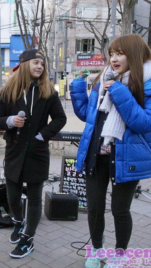 GING__CLC's tweet photo. อยู่ดูแลกันและกันอย่างนี้ตลอดไปนะ #SEUNGHEE ฝากดูแลเด็กน้อยของพวกเราด้วยนะ #Sorn #100DaysWithCLC #Seungsorn http://t.co/XrumodJXLc