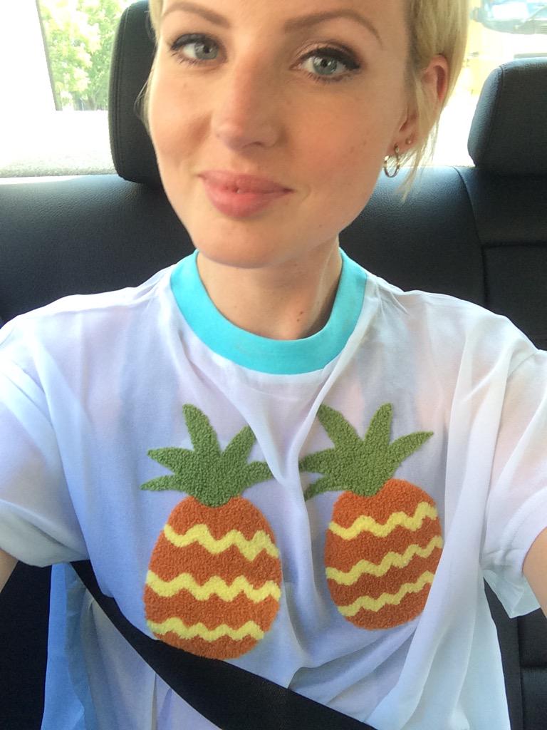 KrisPoB's tweet photo. Have you checked your pineapples today? 🍍🍍 @lazyoaf @CoppaFeelPeople http://t.co/Wevwz6D7Z4