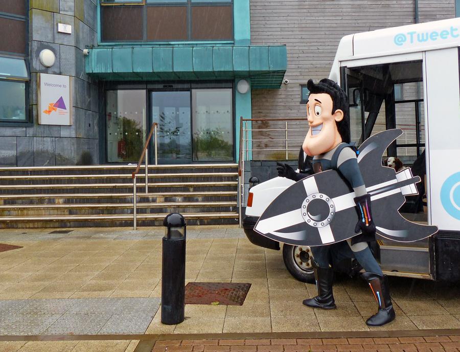 End of an era... Superfast Sam leaves the <a href="/Tweet_Bus/">Dave French - Digital Nomad and innovator.</a> for the last time. Ticket was quite sad. <a href="/sfastcornwall/">Superfast Cornwall</a> <a href="/icpool/">01-IC-HU-POOL DANTE CHAVEZ MARAVI</a>