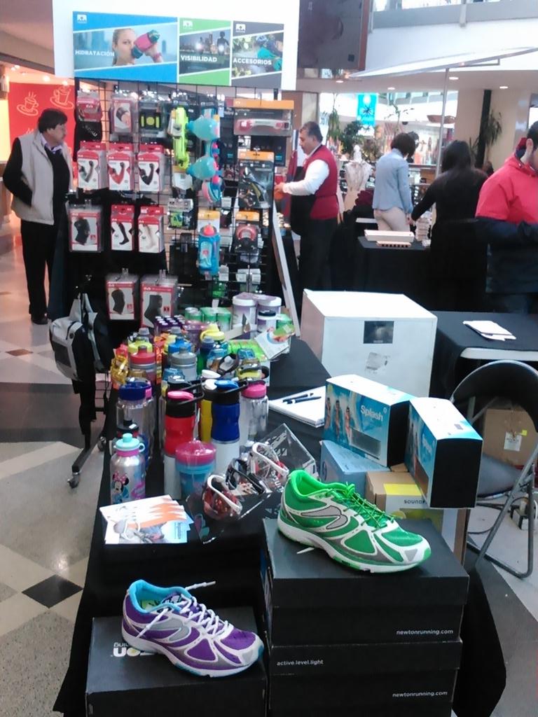AllRunningCL's tweet photo. Ven a conocer las kismet @NewtonChile a nuestro stand @AllRunningCL en @marinaarauco hasta este domingo 28 de junio http://t.co/Mxae4Da36J