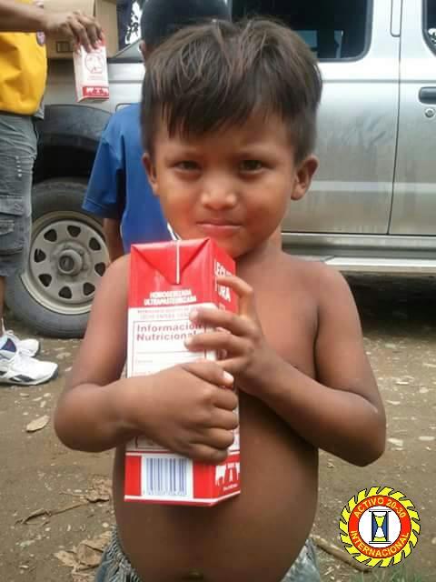 2030changuinola's tweet photo. Ayer se realizó la donación leche-tetrapak a NUTRE HOGAR capítulo de Bocas del Toro. Gracias a todos por su donacion. http://t.co/wecIEP25XD