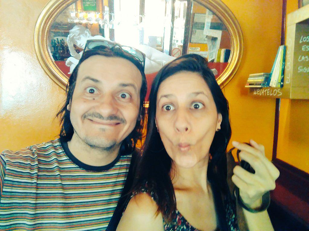 cuenteropy's tweet photo. Moneando por los mástiles con #SandraFlecha. La hermandad a tope en Café del Real. http://t.co/AuL9iH25NZ