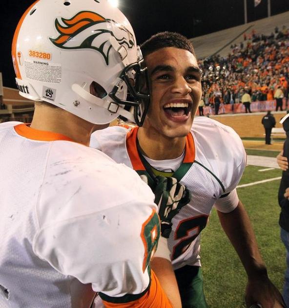 #UNC FB. RT <a href="/GazettePhil/">Phillip Gardner</a>: East Lincoln QB <a href="/Chazz_Surratt12/">chazz</a> switching from Duke to UNC: gastongazette.com/article/201506…