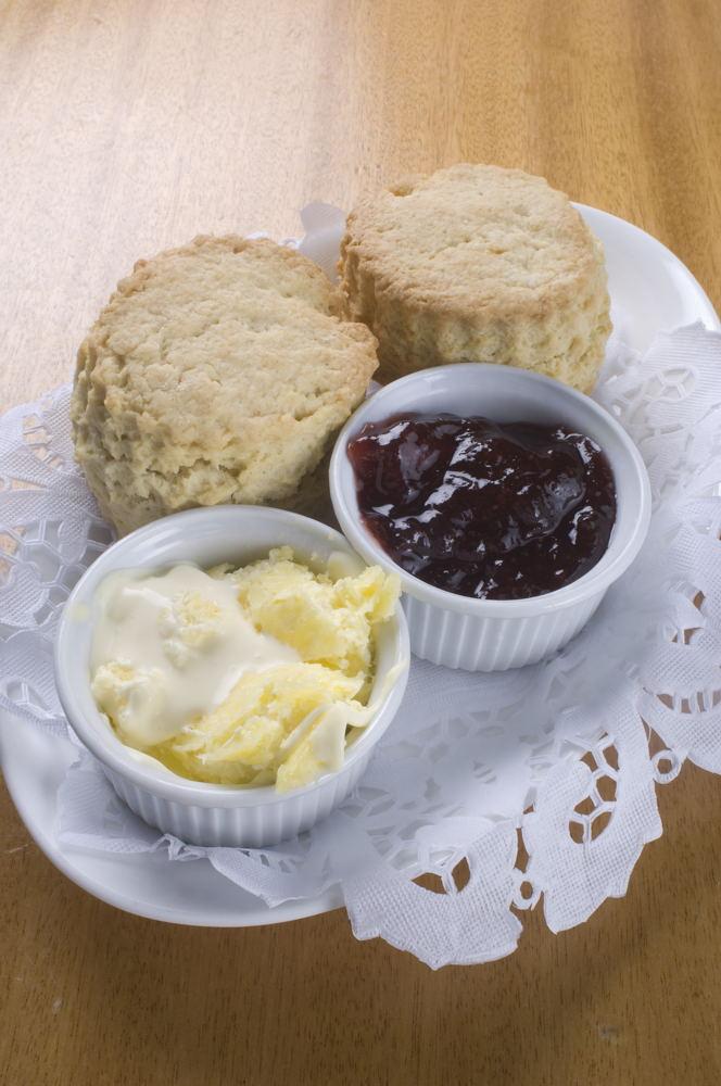 Bevyworth's tweet photo. It's always a Cream Tea day on St Michael's Mount. #NationalCreamTeaDay #Rodda #St @ntmichaelsmount #Primabakeries http://t.co/8cyZ97xysd