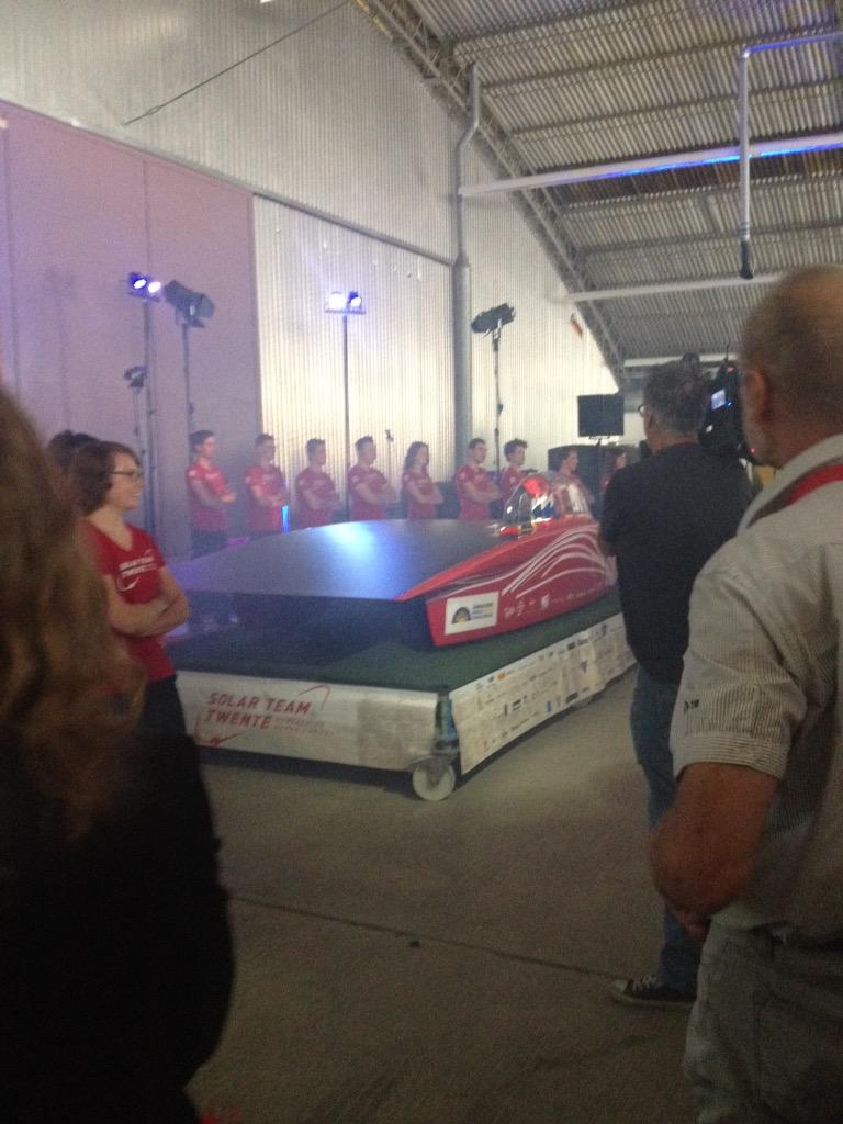 twente's tweet photo. Icoon voor #hightech #Twente! De nieuwe solarauto RED one van @solarteamtwente! RT=trots http://t.co/MgkjapK5US