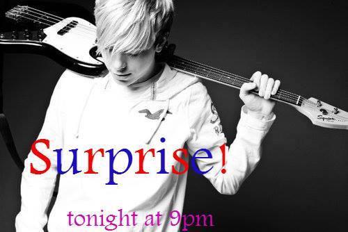 warblerscon's tweet photo. Hey! If you love @rikerR5 and his music we have a surprise for you tonight at 9 pm! (GMT +1) http://t.co/AYcDN6KsLO