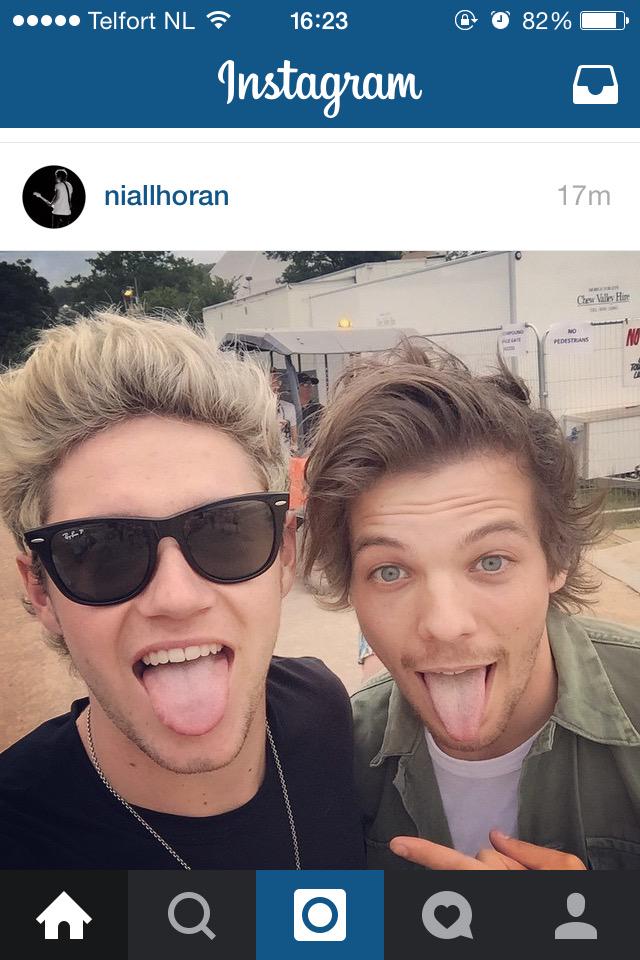 1SecondLife's tweet image. Mr Horan and mr Tomlinson at #Glasto2015