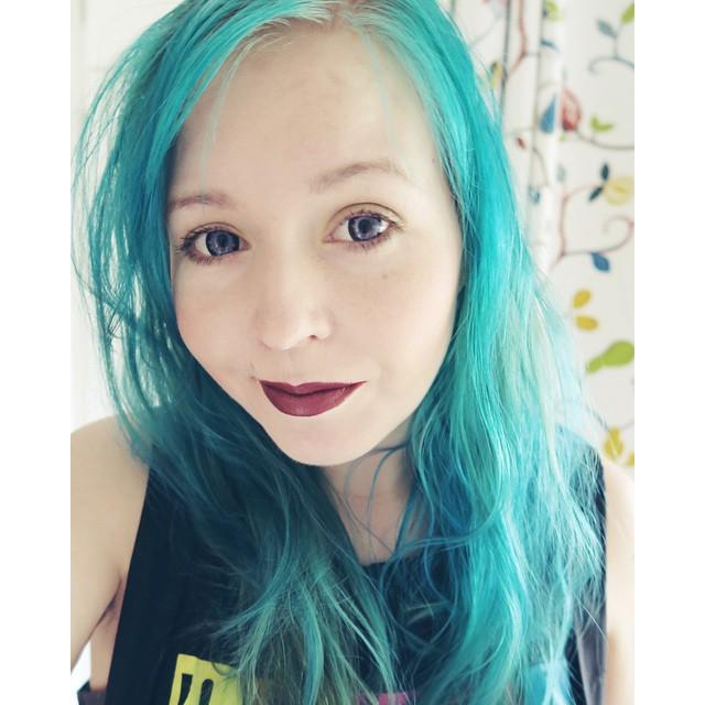 annarodse's tweet photo. #storcon Here I come!
#greenhair #circlelenses #animegirl #anime #lipstick http://t.co/zdZxdQJsM0
