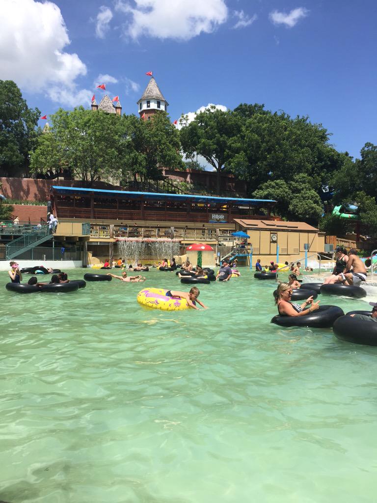 Sarahlemus's tweet image. Waterparks are so much fun in the Summer
