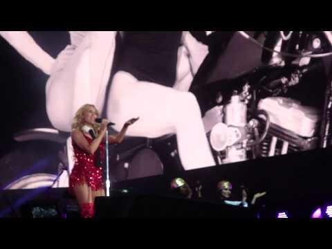 kev_jacques's tweet photo. @kylieminogue #kylie #bettedaviseyes #bst #hydepark this needs an official release 👯👭👬👫🎉🎶💃❗️ http://t.co/oPwT6Cg7y0 http://t.co/zXKpsrbhbD