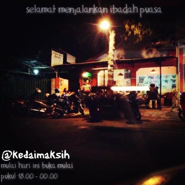 ini tempat tongkrongan punya basis kita nama nya <a href="/kedaimaksih/">Kedai Maksih</a> di jalan veteran lumajang
