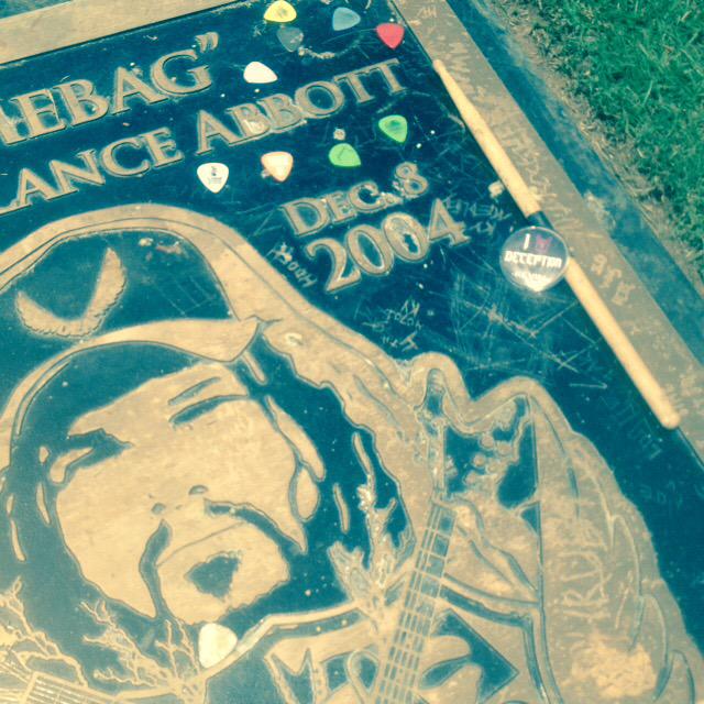 geminiwench's tweet photo. Just left Dimebag Darrell's gravesite... Listening to a lot of Pantera now http://t.co/bQdSPeZfY1
