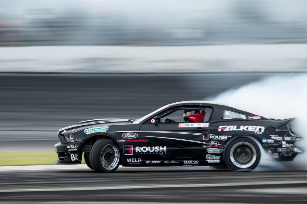 FordRacing's tweet image. #FDNJ qualifying round 1: @JTPawlak gets a score of 92! Nice showing by the Mustang driver. #FormulaDrift