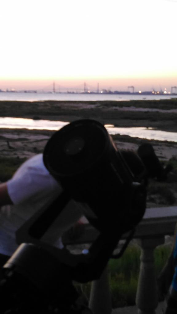 Vamos a ver la luna y las estrellas en <a href="/BahiaSur/">C.C. Bahía Sur</a> 👏👏👏 #tallerdeobservacionastronomica