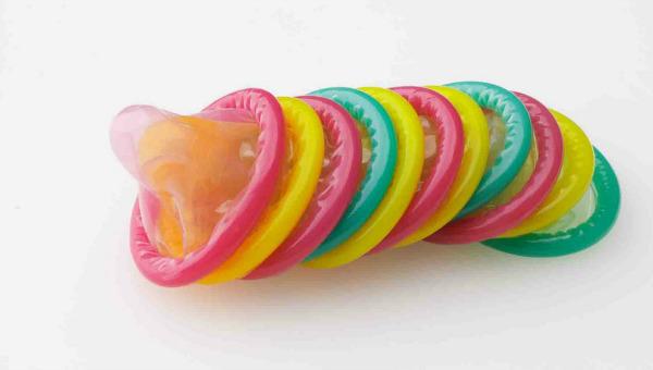 NTN24's tweet image. Innovador: crean condón que cambia de color si detecta enfermedades de transmisión sexual bit.ly/1LL7zB4