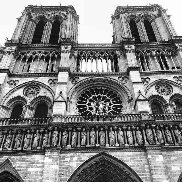NOTJUSTALABEL's tweet photo. Paris in the evening #NJALtravels #SARAshops #Paria http://t.co/MkYbaUeV6V http://t.co/8BkX17XfCG