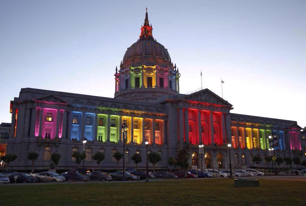 Naoko_18's tweet photo. History was made today in my home away from home and my only regret is not being there #LoveWins http://t.co/CxKdzjjUeg