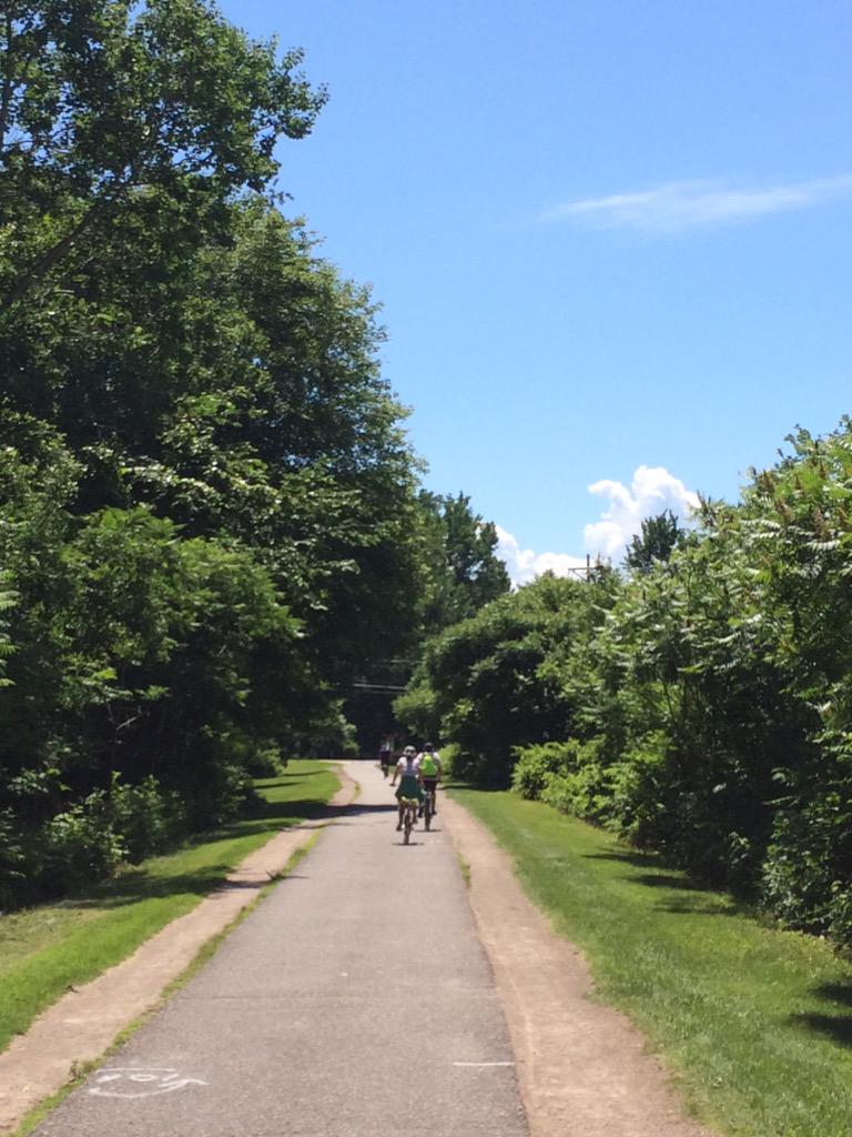 mjhall's tweet photo. Today was invented for #cycling! #BurlingtonBikePath @LocalMotionVT @ragtag @AlBunshaft http://t.co/GutfZ9SCYT